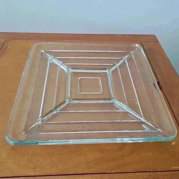 Tray GLASS SQUARE FOR PARTIES OR‎ PLAIN HOME USE - Picture 1 of 3